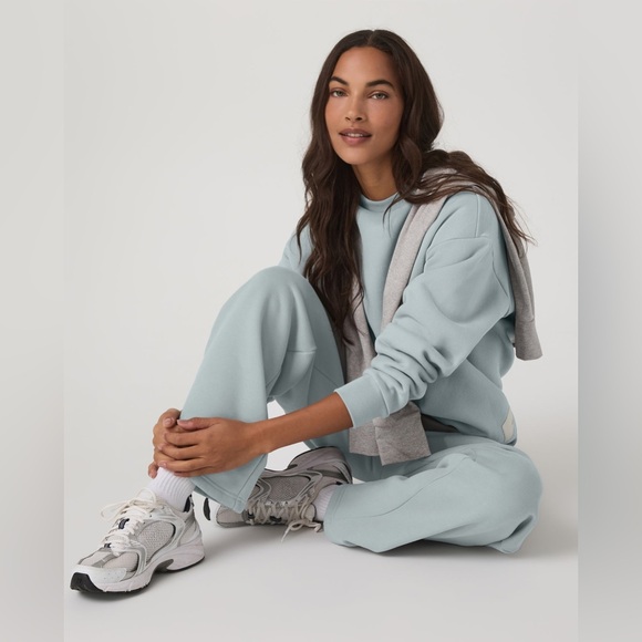 Vuori Restore Oversize Crew Sweatshirt Sz XS  Blue Haze - Picture 6 of 6